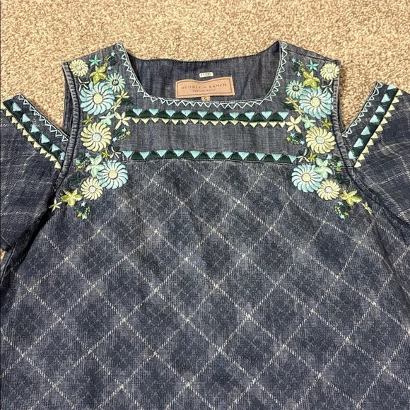 Double D Ranch Floral Embroidery Denim Top - Picture 4 of 5